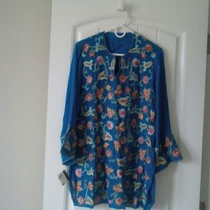 Ladies (XL)hand-embroidered blue blouse